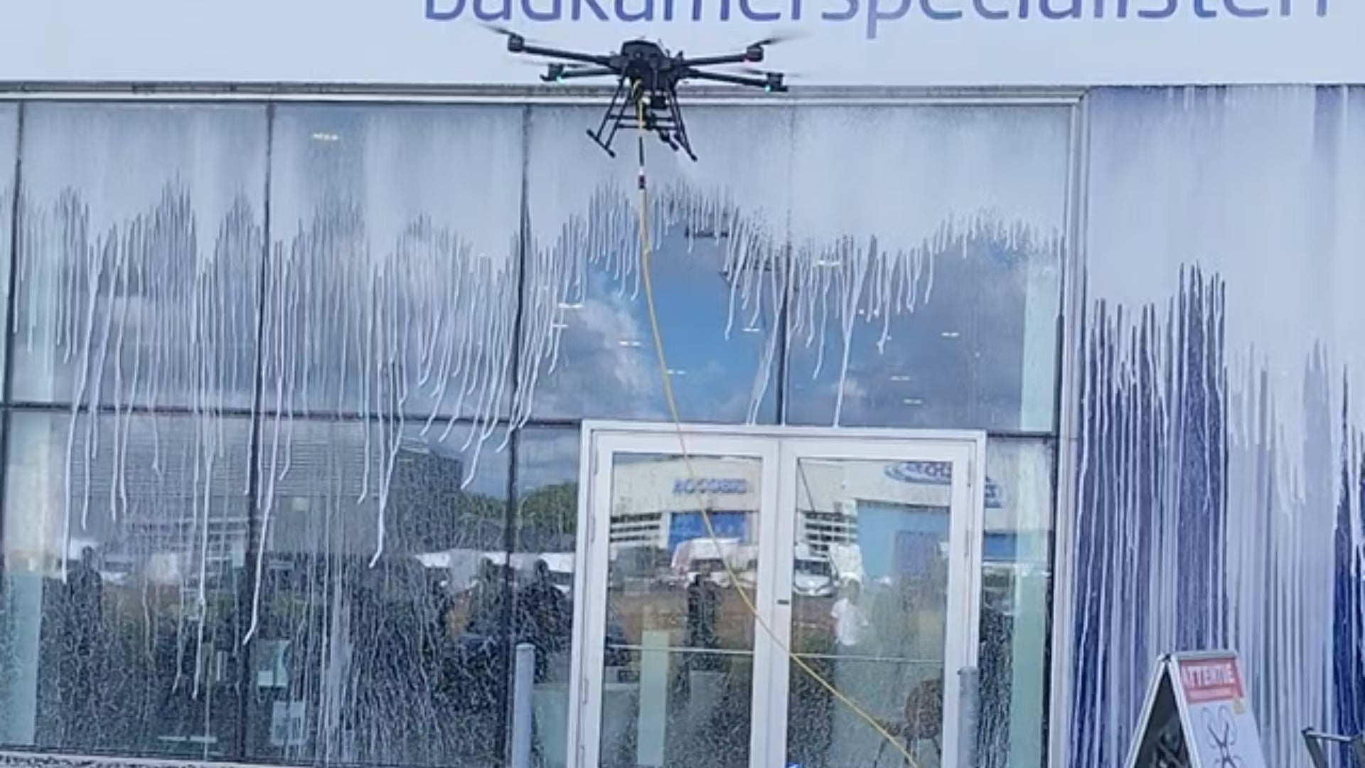 Drone Glass Cleaning Agent