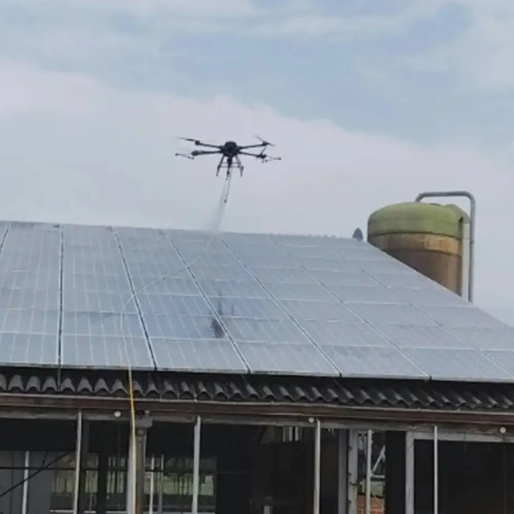 application produit entretien pour panneaux solaires drone solar cleaning agent fabrique par chemitek solar et distribue par voltaclean shop