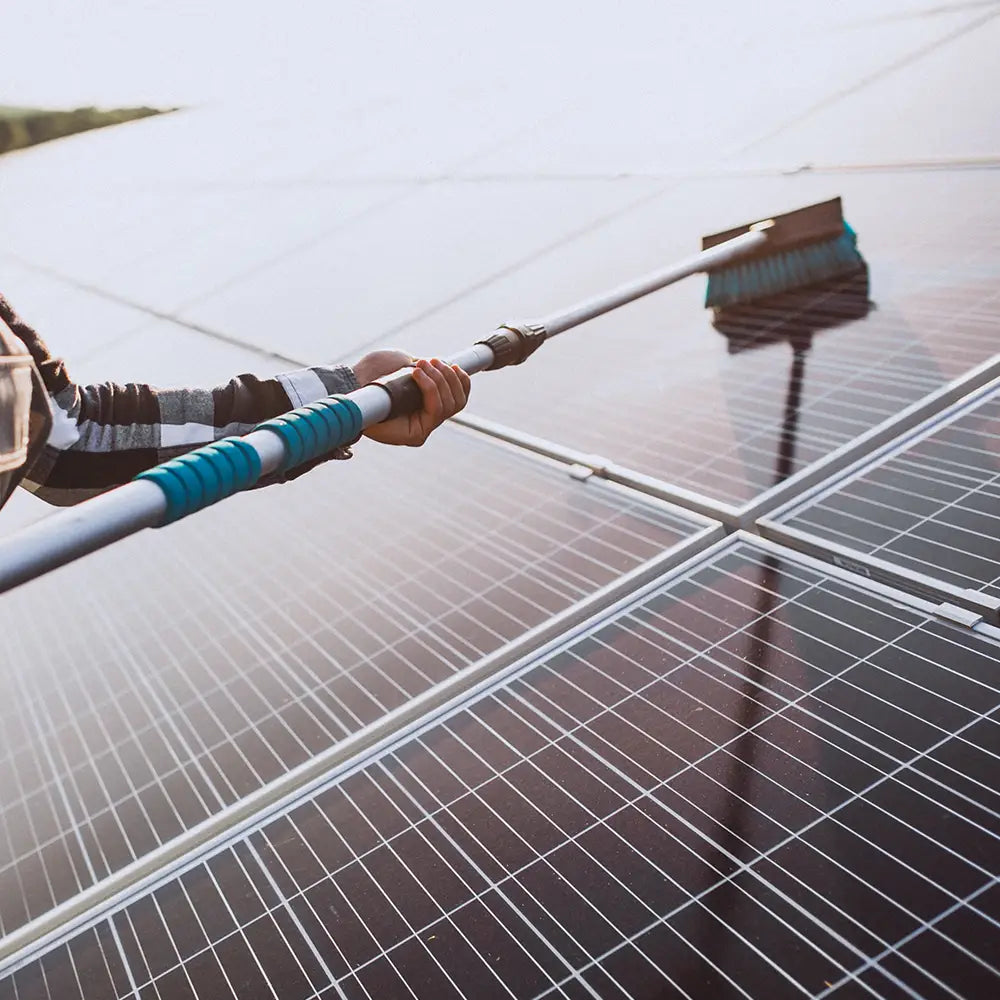 nettoyer ses panneaux solaires avec les produits d entretien voltaclean shop